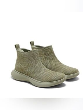 NWOB Vivaia URBAN WATERPROOF BOOTS Green Size EU 43/Men’s 10/ Women’s 11.5